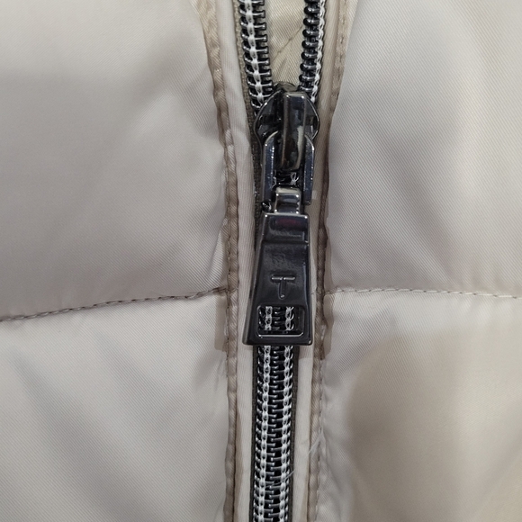 Tahari Tilly fleece trim puffer coat women's small cream color - Picture 4 of 5